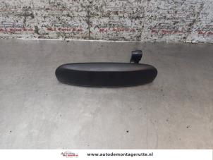 O167584 Gebruikte portiergreep 2deurs links Mitsubishi Colt