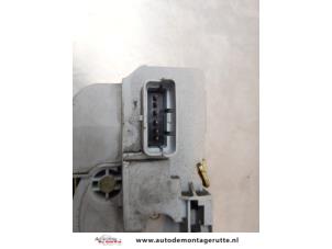 O167679 Gebruikte portierslot mechaniek 4deurs rechts-voor Peugeot 307
