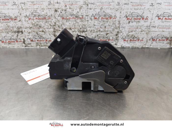 Gebruikte Deurslot Mechaniek 4Deurs rechts-voor Ford Fiesta O167695
