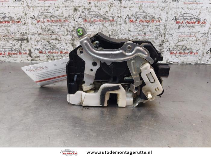 Gebruikte Portierslot Mechaniek 4Deurs links-achter Mitsubishi Lancer O167708