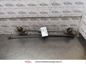 O167702 Gebruikte ruitenwis mechaniek Mitsubishi Lancer