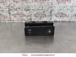 O167815 Gebruikte schakelaar centr. deurvergrendeling Citroen C3 Picasso