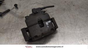 O167820 Gebruikte remklauw (tang) links-voor Opel Corsa