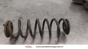 O167846 Gebruikte veerschroef achter Volkswagen Passat