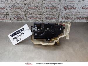 O167883 Gebruikte deurslot mechaniek 2deurs rechts Volkswagen Golf