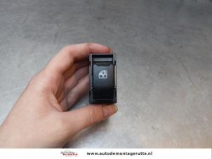 O167918 Gebruikte schakelaar elektrisch raam Chevrolet Spark