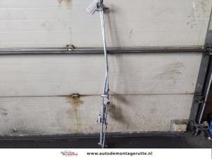 O168012 Gebruikte ruitenwismotor+mechaniek Peugeot 307