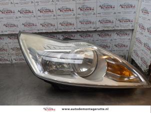 O168027 Gebruikte rechter koplamp Ford Focus