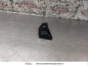 O168044 Gebruikte elektrisch raam schakelaar Ford KA