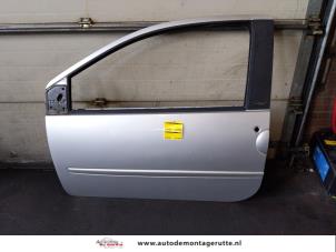O168090 Gebruikte portier 2deurs links Renault Twingo