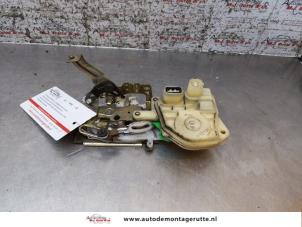 O168160 Gebruikte portierslot mechaniek 2deurs links Honda Civic