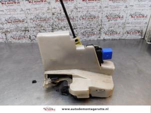 O168171 Gebruikte portierslot mechaniek 4deurs rechts-voor Volkswagen Polo