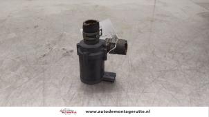 O168199 Gebruikte watercirculatiepomp Volkswagen Passat