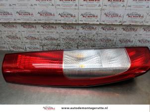 O168220 Gebruikte achterlicht links Mercedes Vito