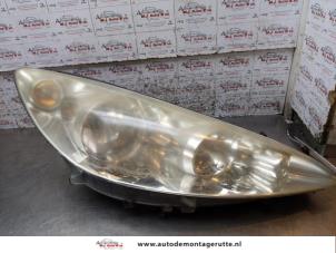 O168230 Gebruikte koplamp rechts Peugeot 308