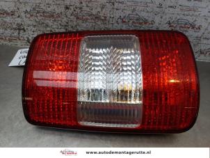 O168270 Gebruikte achterlicht links Volkswagen Caddy