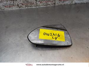 O168423 Gebruikte spiegelglas links Opel Corsa