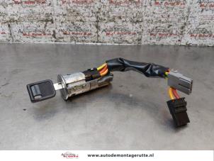 O168445 Gebruikte sleutel+contactslot Renault Clio