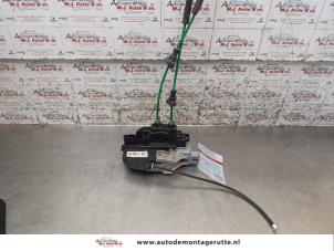 O168497 Gebruikte deurslot mechaniek 4deurs links-achter Hyundai I30
