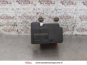 O168522 Gebruikte abs pomp Suzuki Swift