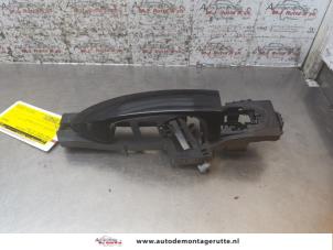 O168562 Gebruikte portiergreep 4deurs links-voor Ford Fiesta