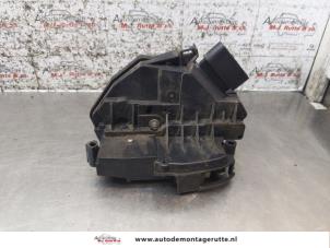 O168621 Gebruikte slotmechaniek portier 4deurs rechts-achter Ford Fiesta