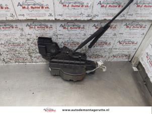 O168637 Gebruikte portierslot mechaniek 2deurs links Hyundai H300