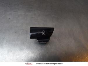 O168703 Gebruikte centrale deurvergrendeling schakelaar Citroen C4 Grand Picasso