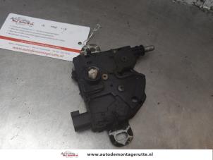 O168742 Gebruikte slotmechaniek motorkap Ford C-Max