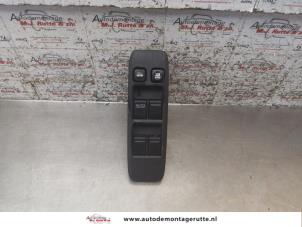 O168760 Gebruikte schakelblok ruiten Nissan Primera