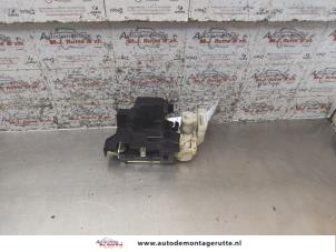 O168784 Gebruikte slotmechaniek portier 2deurs rechts Fiat Doblo