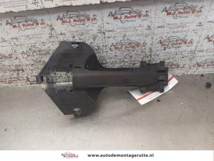 O168826 Gebruikte deurgreep 2deurs links Mercedes Sprinter