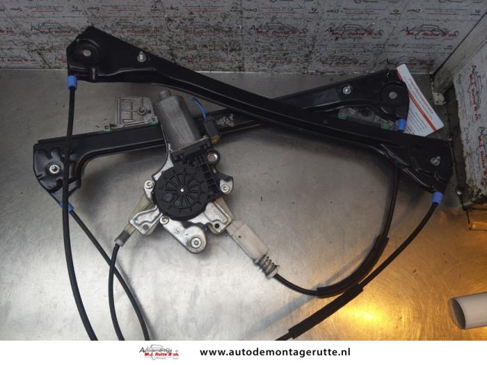Gebruikte Ruitmechaniek 2Deurs links-voor BMW 3-Serie O168838