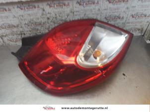 O168875 Gebruikte achterlicht links Renault Clio
