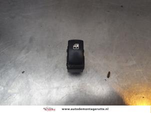 O168942 Gebruikte elektrisch raam schakelaar Hyundai Tucson