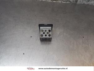 O168984 Gebruikte kachel weerstand Opel Astra