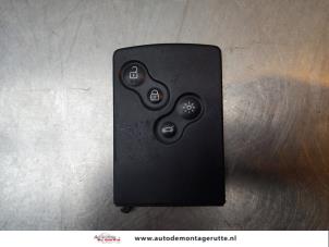 O169055 Gebruikte deurgreep 4deurs links-voor Renault Scenic