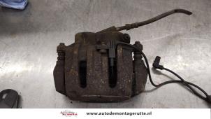 O169143 Gebruikte remklauw (tang) rechts-voor Mercedes Vito