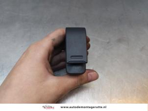 O169178 Gebruikte schakelaar elektrisch raam Citroen C1