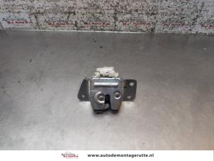 O169282 Gebruikte achterklep slotmechaniek Mitsubishi Outlander