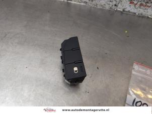 O169306 Gebruikte schakelaar centr. deurvergrendeling Citroen C5