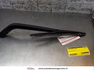 O169332 Gebruikte ruitenwisserarm achter Toyota Yaris