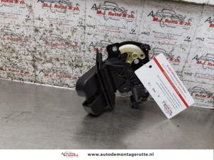 O169414 Gebruikte slotmechaniek achterklep Audi A4