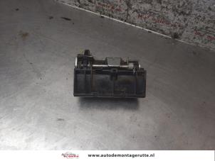 O169510 Gebruikte handgreep achterklep Mitsubishi Outlander