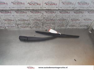 O169525 Gebruikte ruitenwisserarm achter Peugeot 307