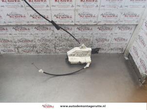 O169575 Gebruikte deurslot mechaniek 4deurs rechts-voor Peugeot 308