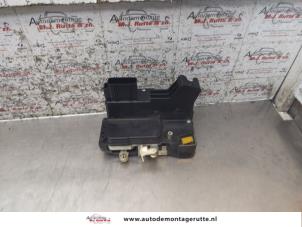 O169625 Gebruikte slotmechaniek portier 2deurs links Ford Fiesta