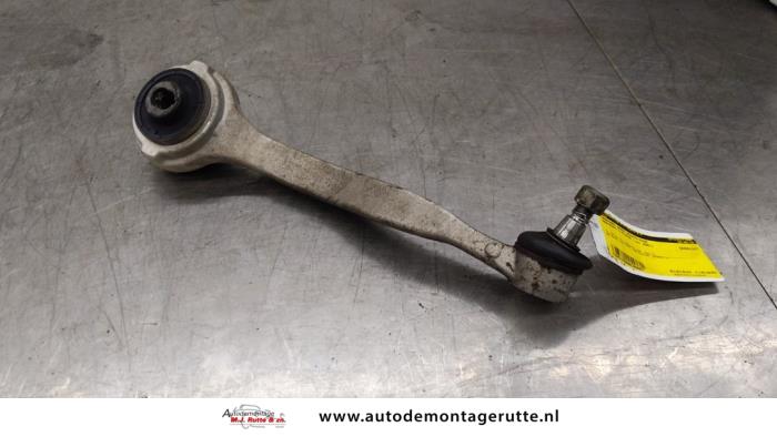 Gebruikte Draagarm onder rechts-voor Mercedes C-Klasse O169667