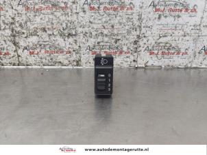 O169646 Gebruikte schakelaar koplamp ihv Opel Agila