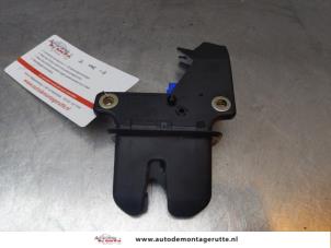O169711 Gebruikte slotmechaniek achterklep Audi A4
